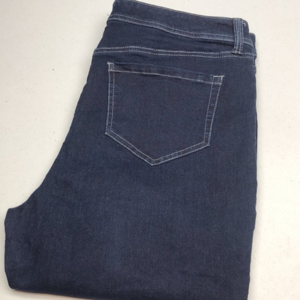 STRETCH D/C DARKWASH STRAIGHT CROP JEANS 20/35x24 ⭐